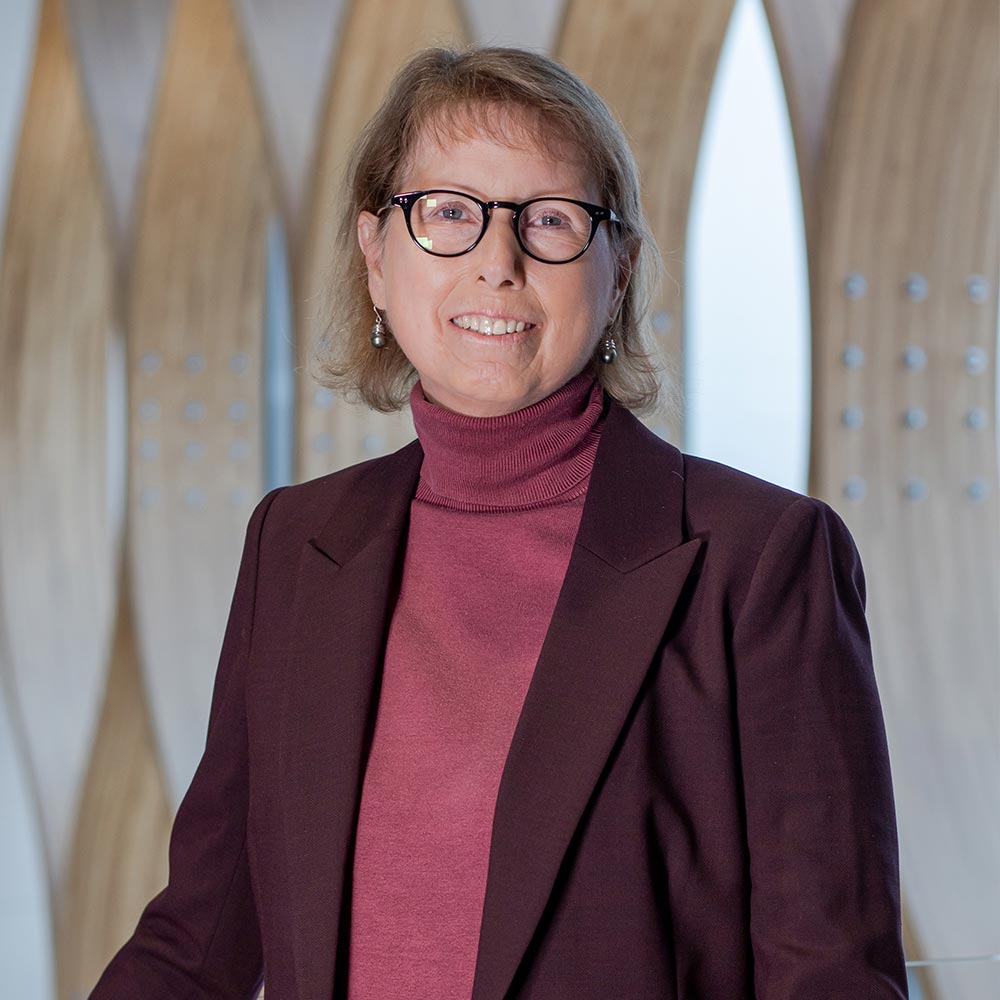 Bio photo of Becky Reilly